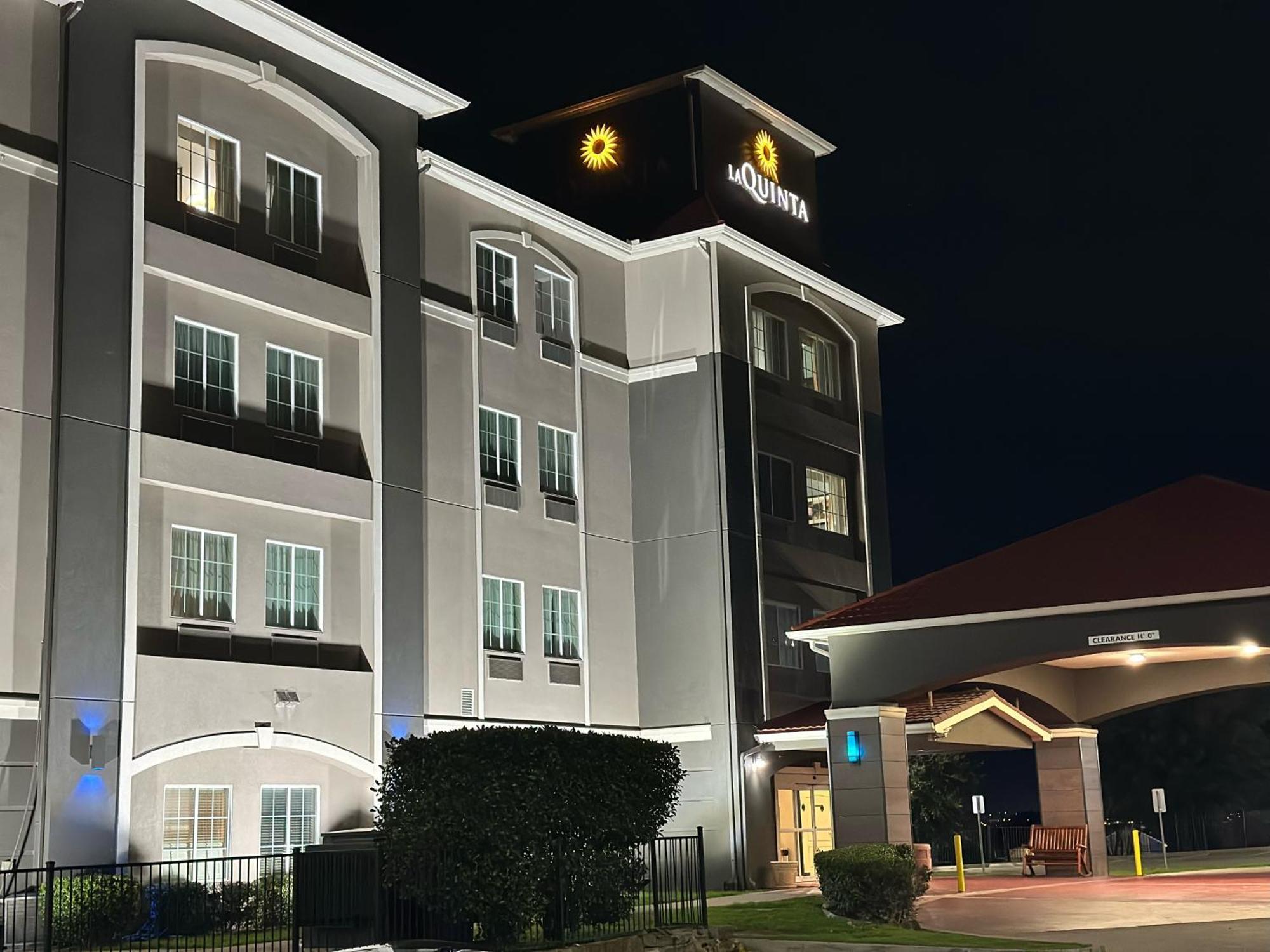 La Quinta By Wyndham Fort Worth - Lake Worth Exterior photo